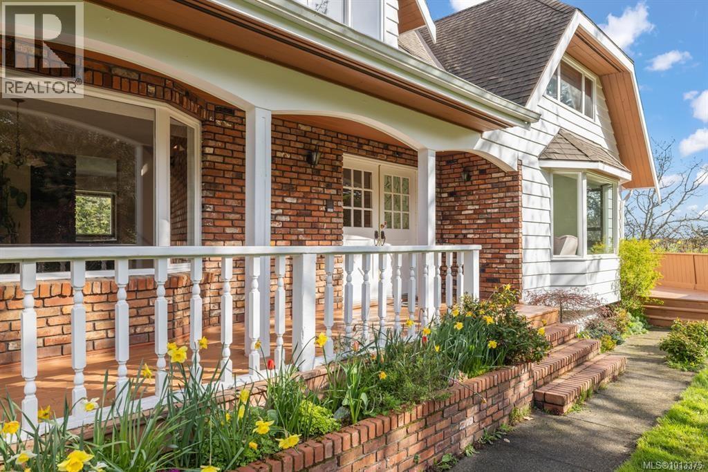 561 Boblaw Pl