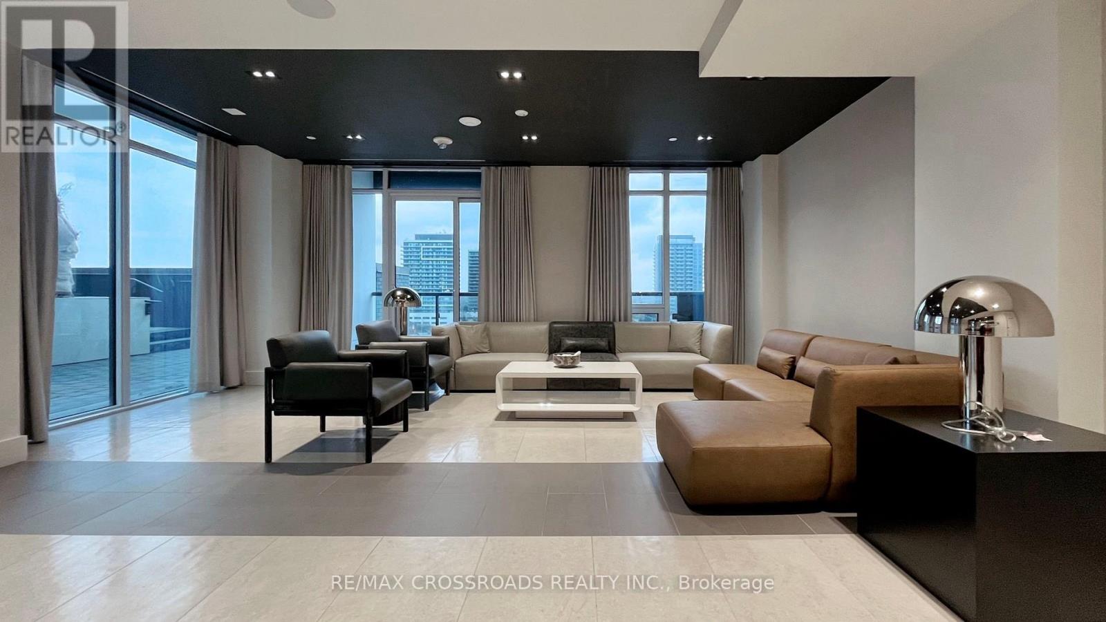 319E - 8868 YONGE STREET