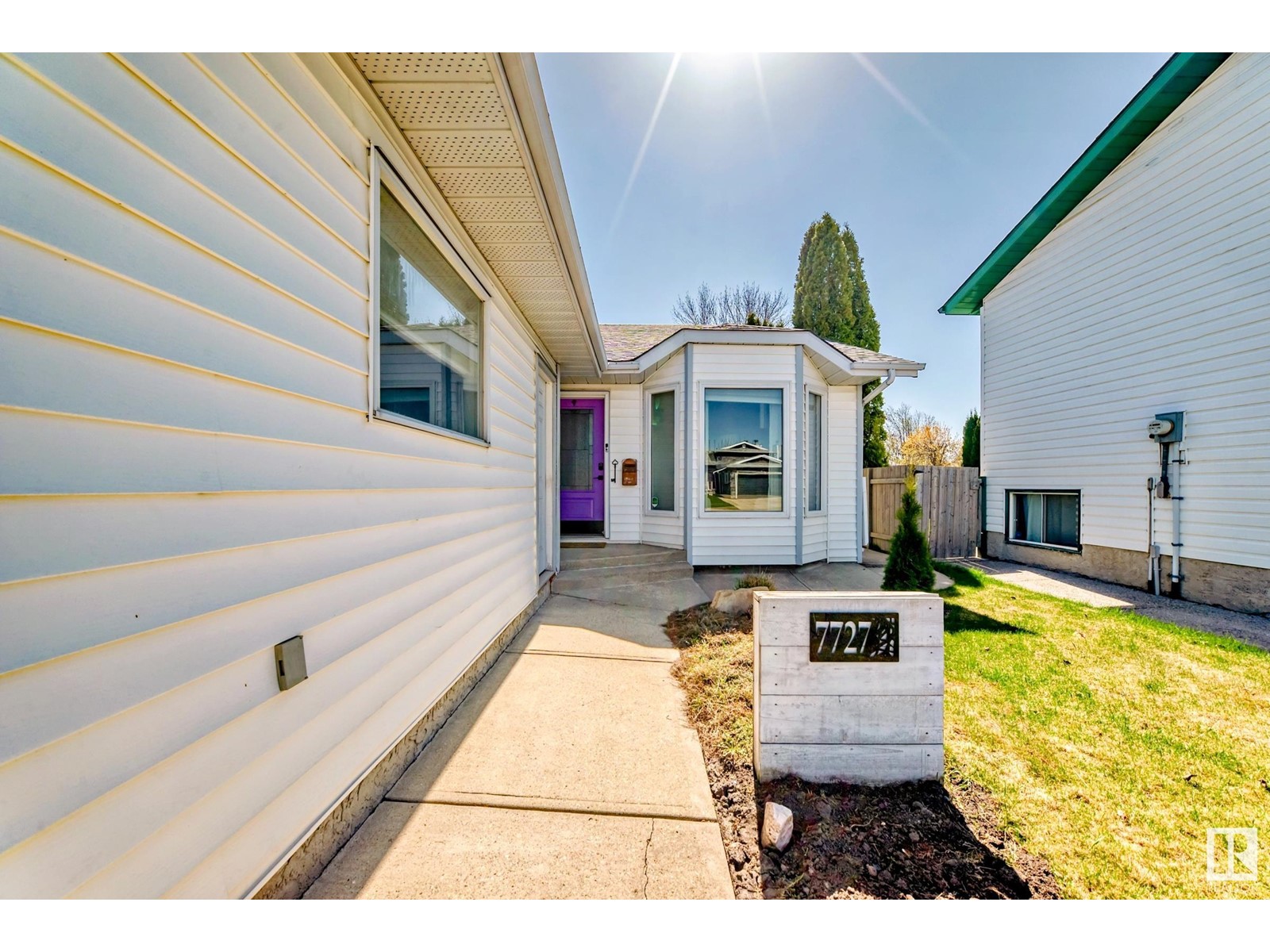 7727 152B AV NW