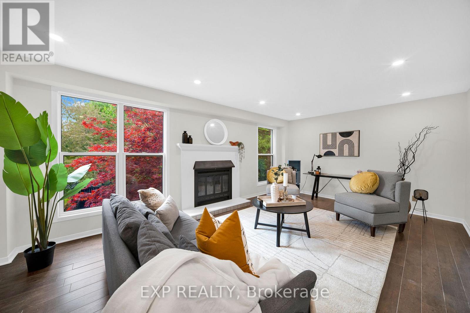 172 CENTREPOINTE DRIVE