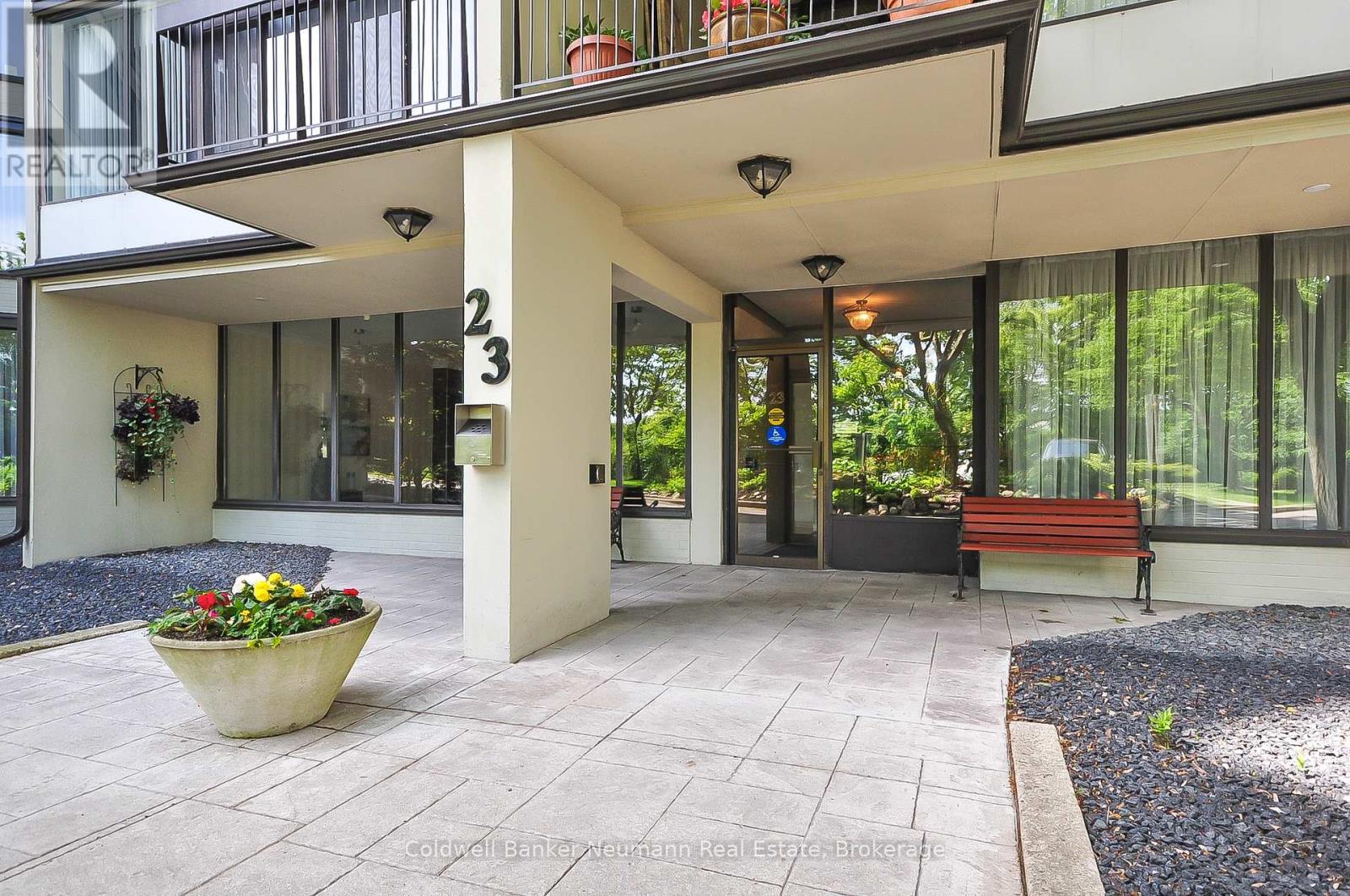 305 - 23 WOODLAWN ROAD E