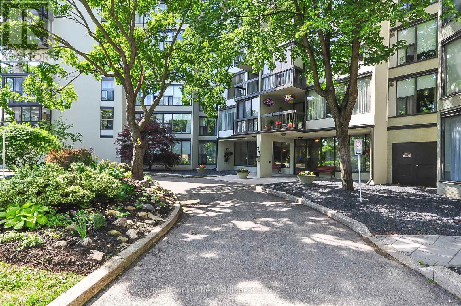 305 - 23 WOODLAWN ROAD E