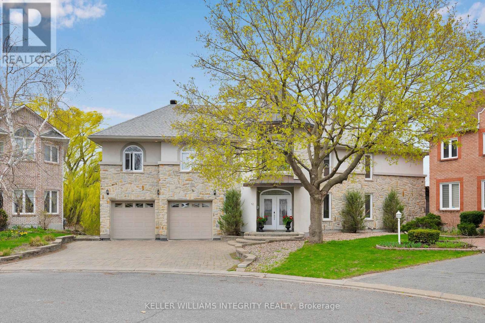 12 RIDEAU SHORE COURT