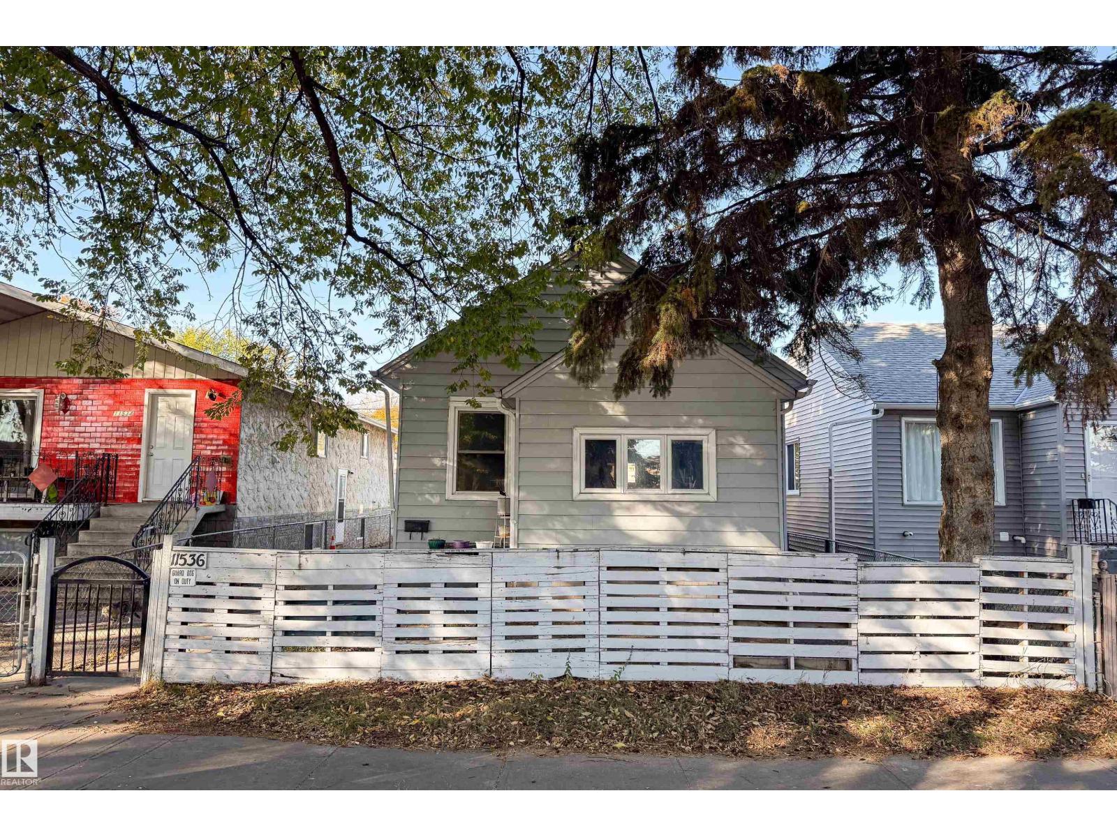11536 83 ST NW
