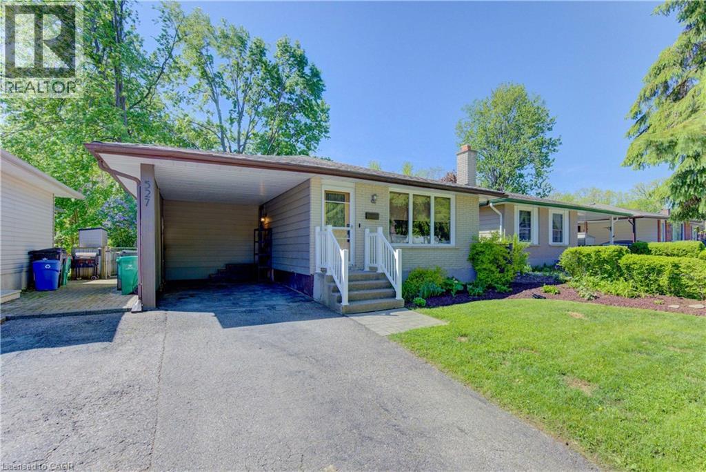 527 FALLINGBROOK Drive