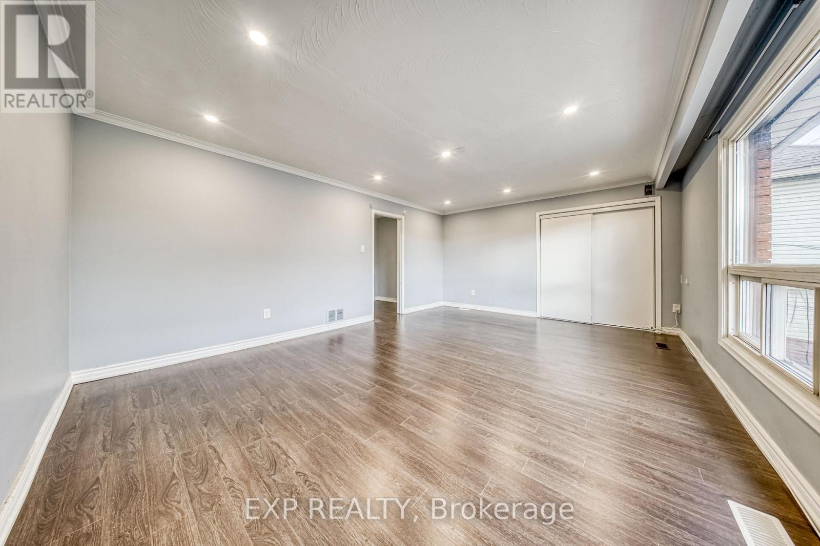 588 WARDEN AVENUE