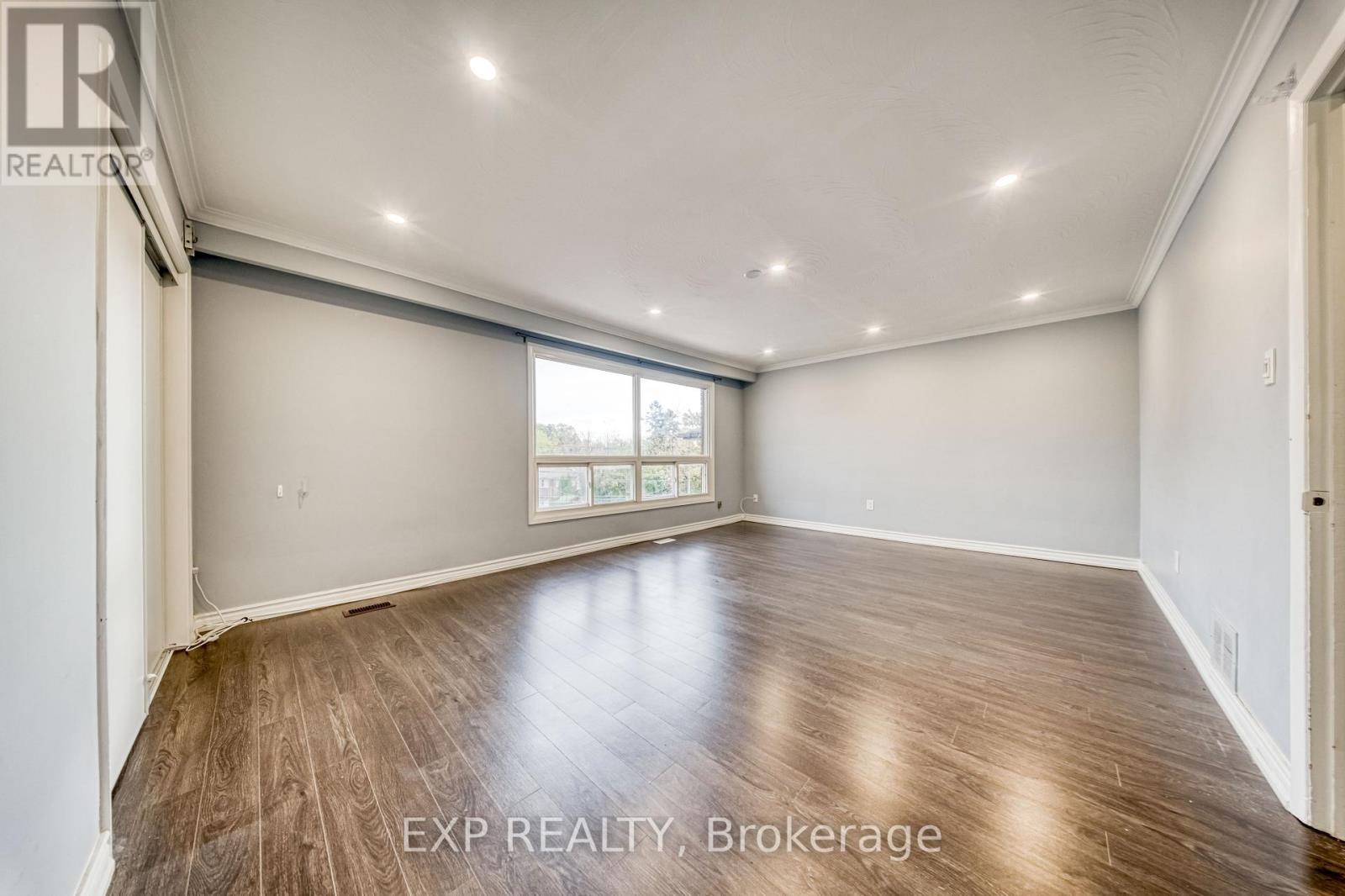 588 WARDEN AVENUE