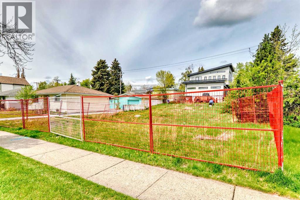 521 Northmount Drive NW