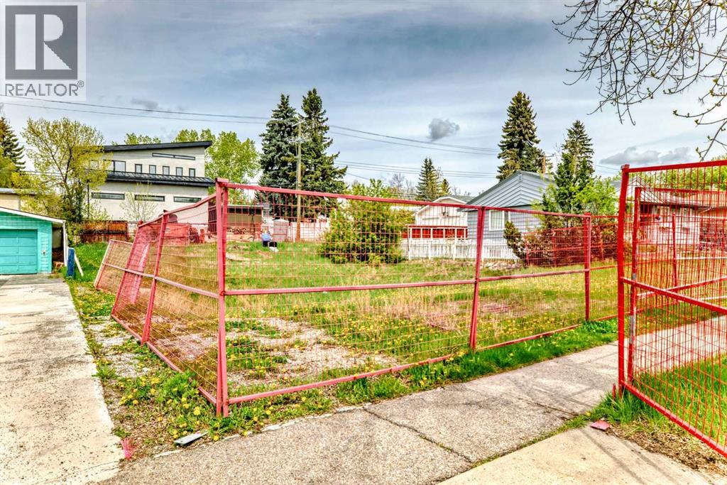 521 Northmount Drive NW