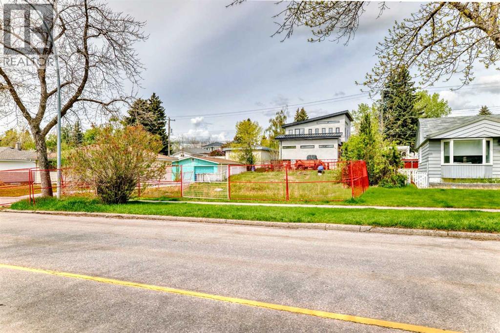 521 Northmount Drive NW