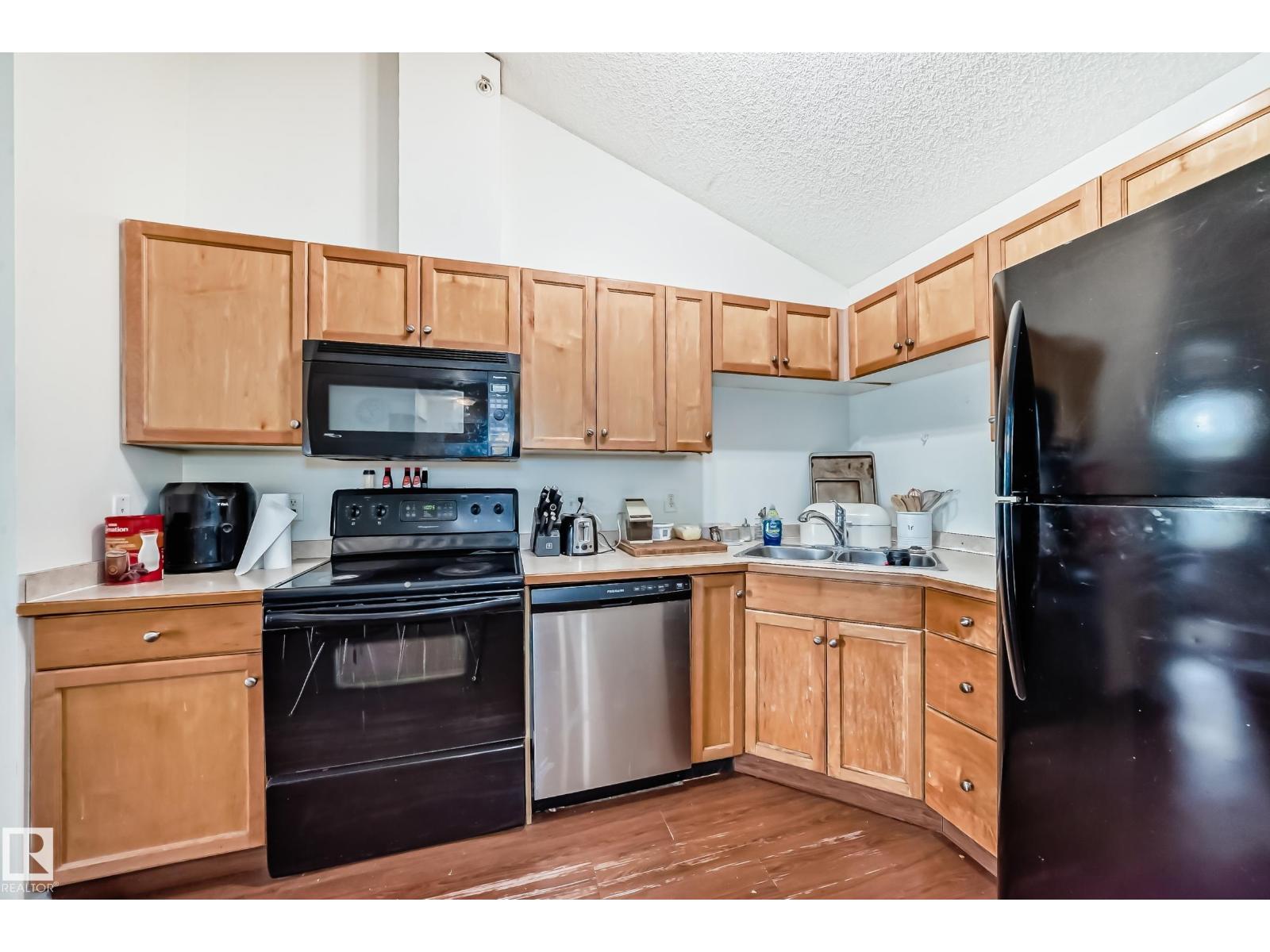 #325 9525 162 AV NW