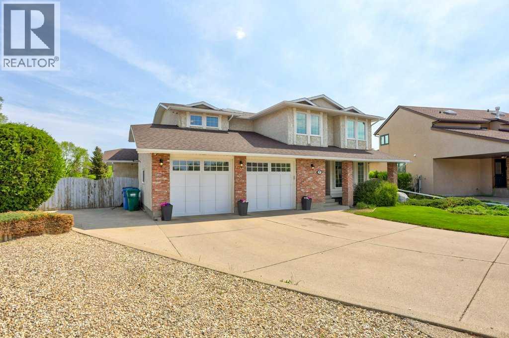 27 Niska Place W