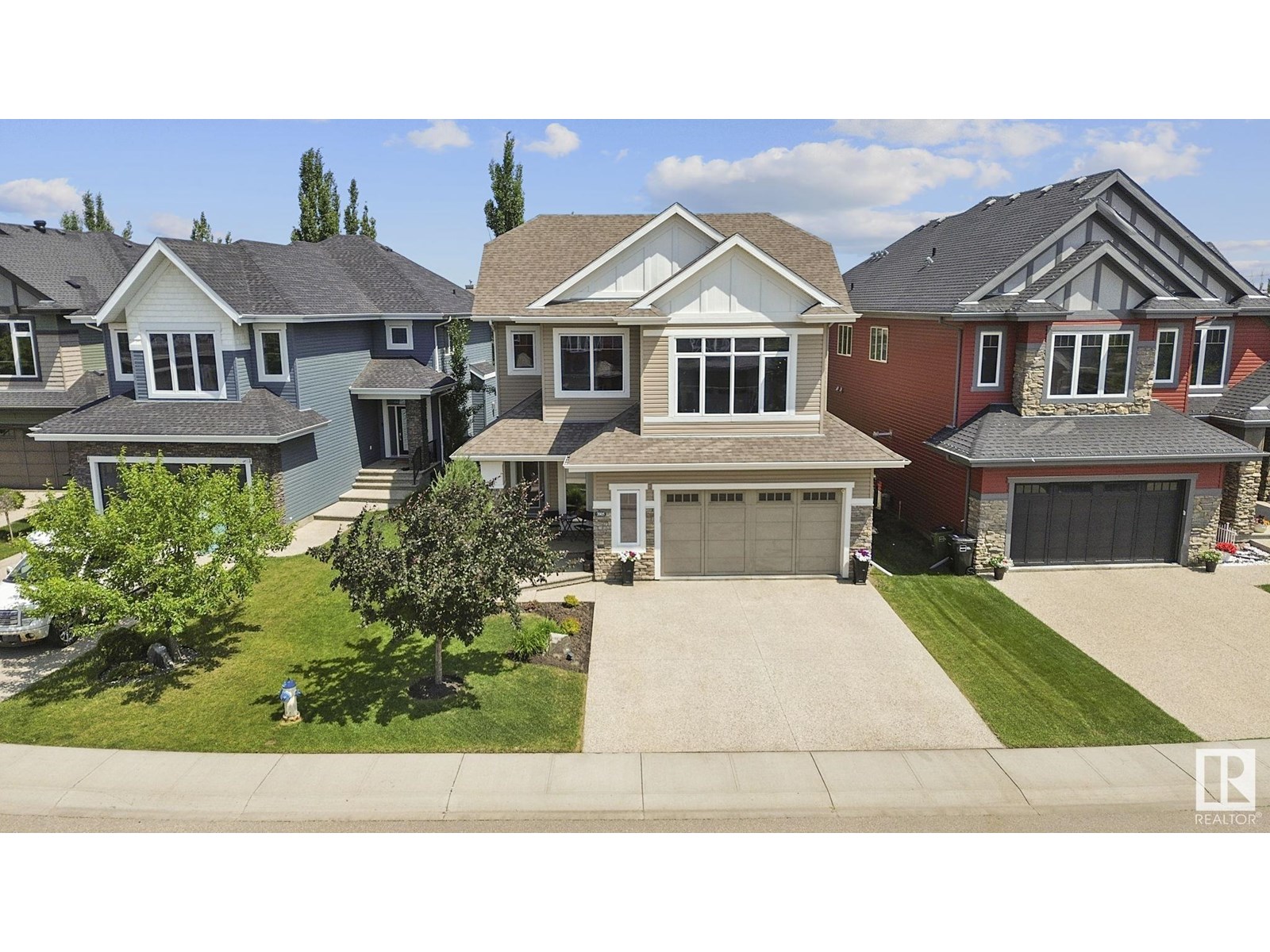 3905 WHITELAW CL NW