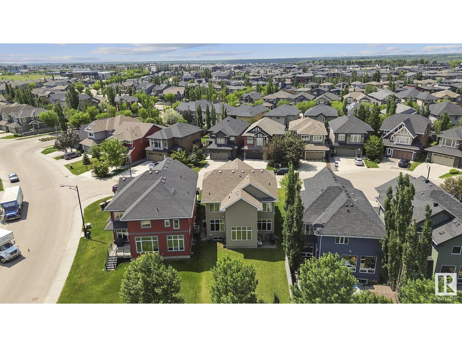 3905 WHITELAW CL NW