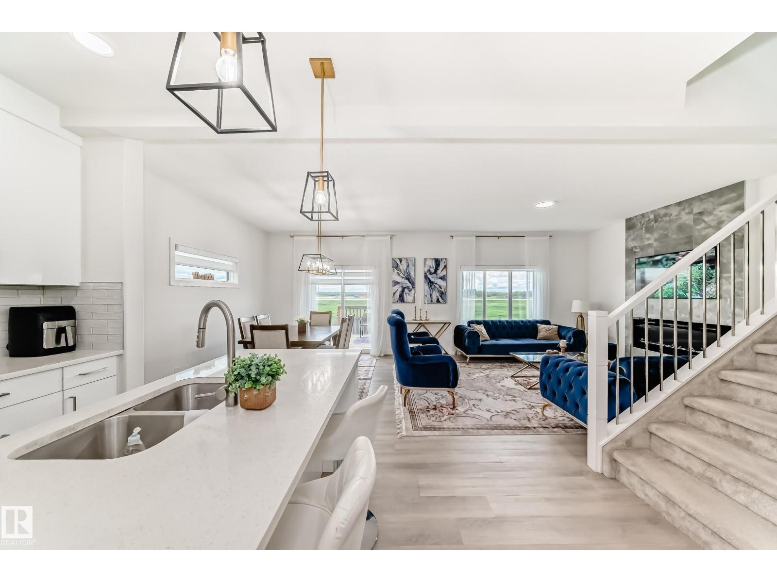9020 183 AV NW