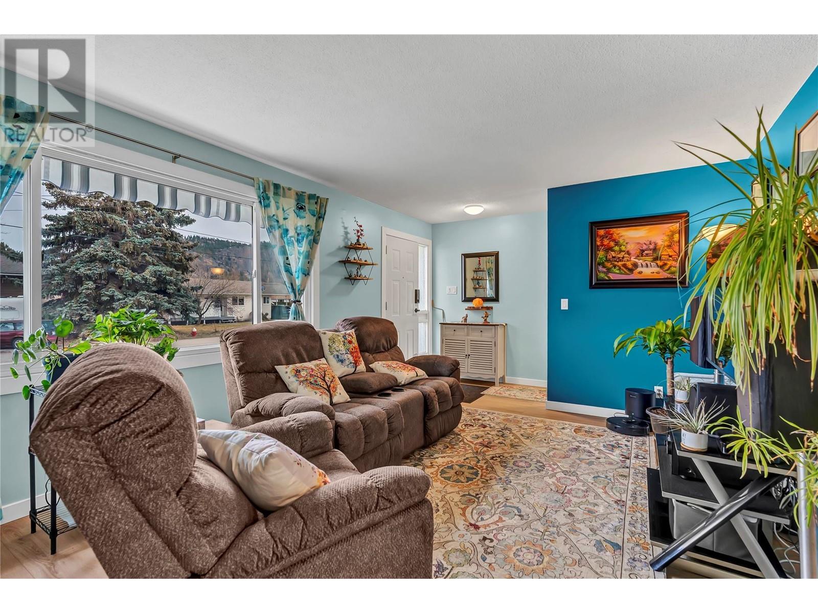 12818 Reynolds Avenue