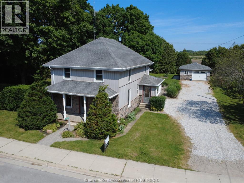 Photo 1 of 50 — 10517 Longwoods ROAD, Chatham Township, ON N7M5J7