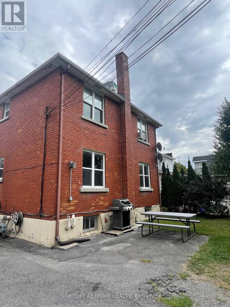 298 CHURCHILL AVENUE N