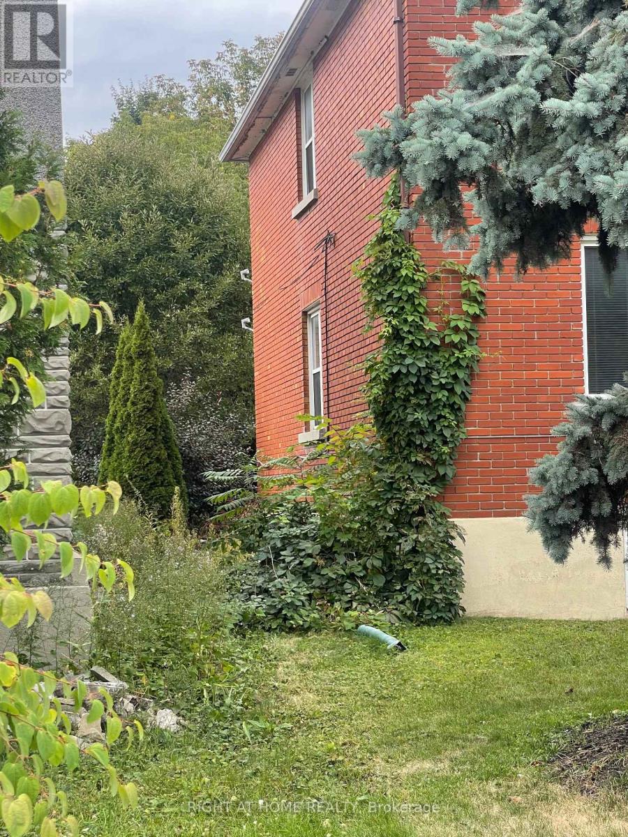 298 CHURCHILL AVENUE N