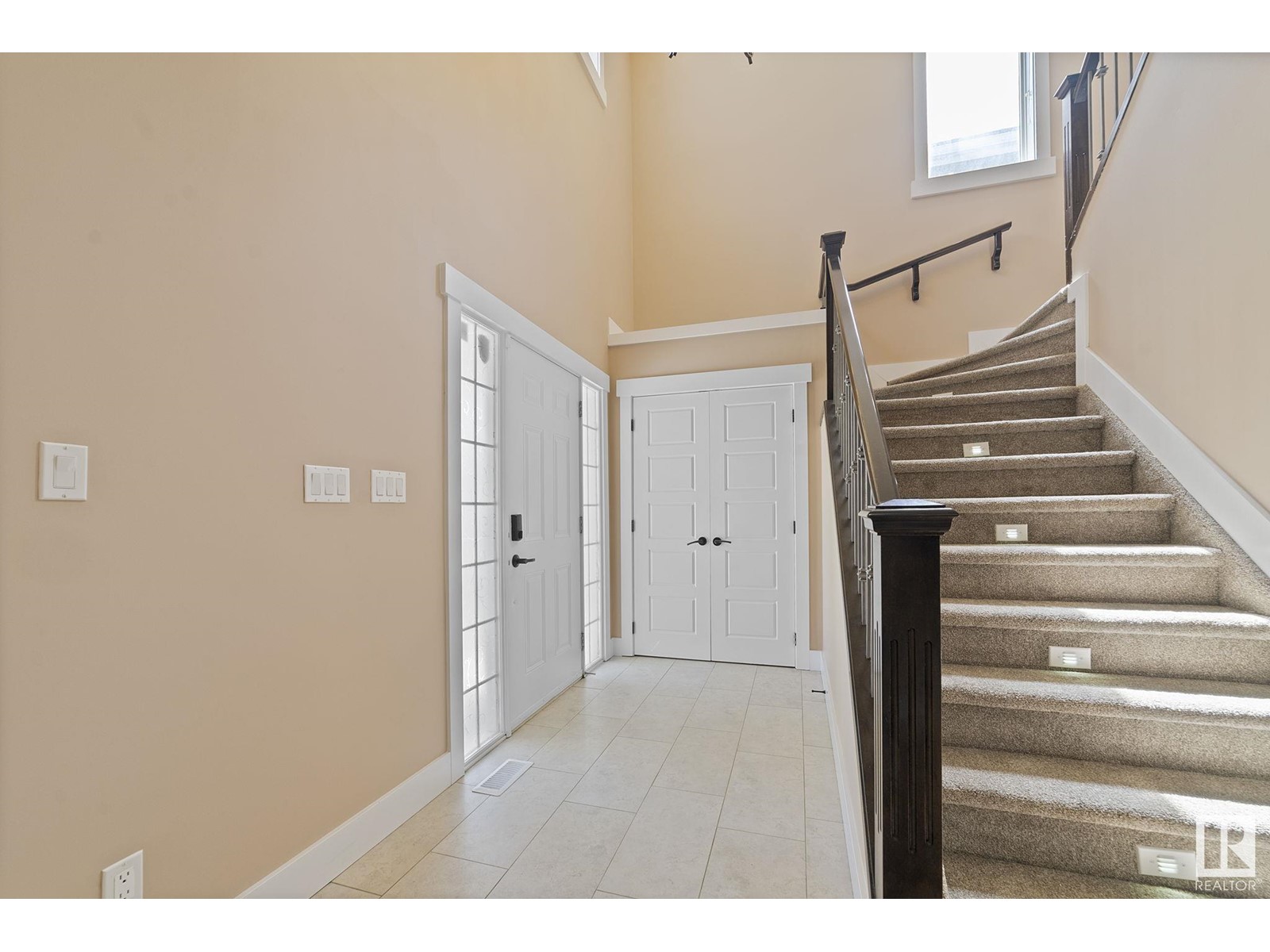 1128 72 ST SW