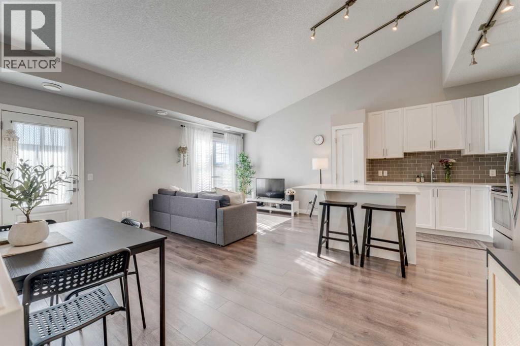 165 Evanscrest Gardens NW