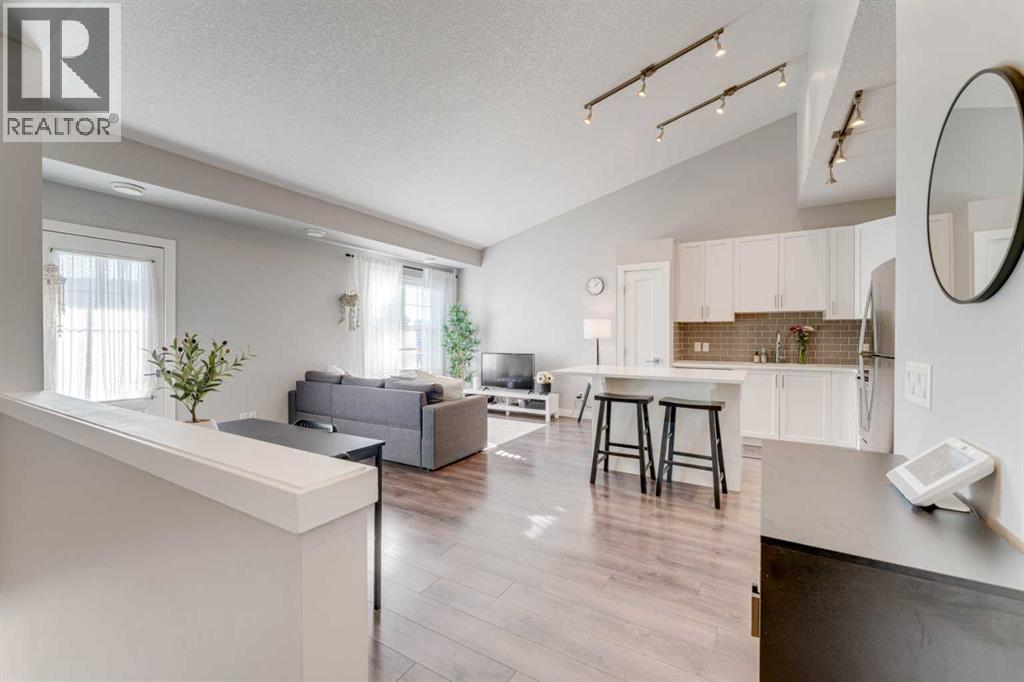 165 Evanscrest Gardens NW