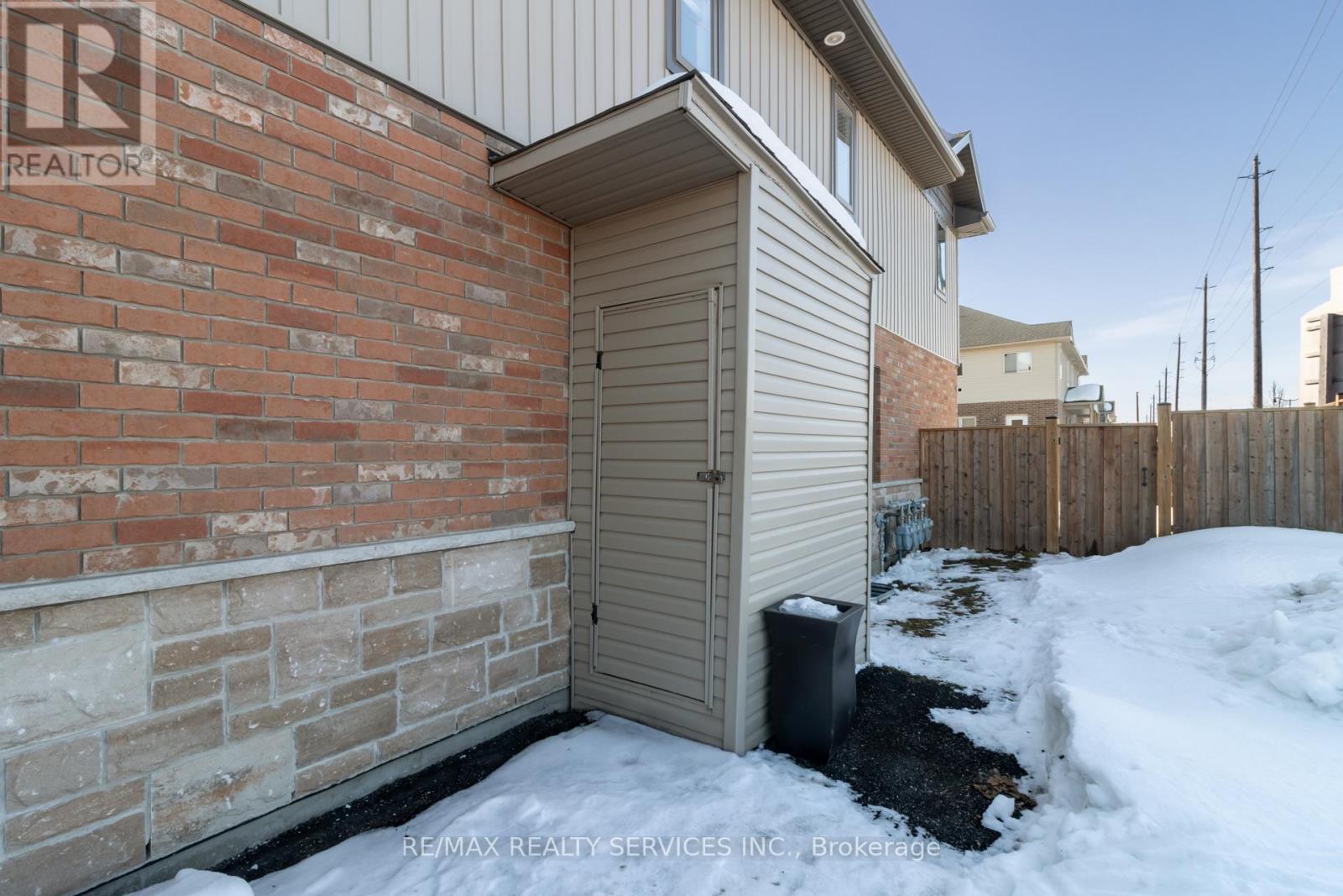 7 - 118 SIMMONDS DRIVE