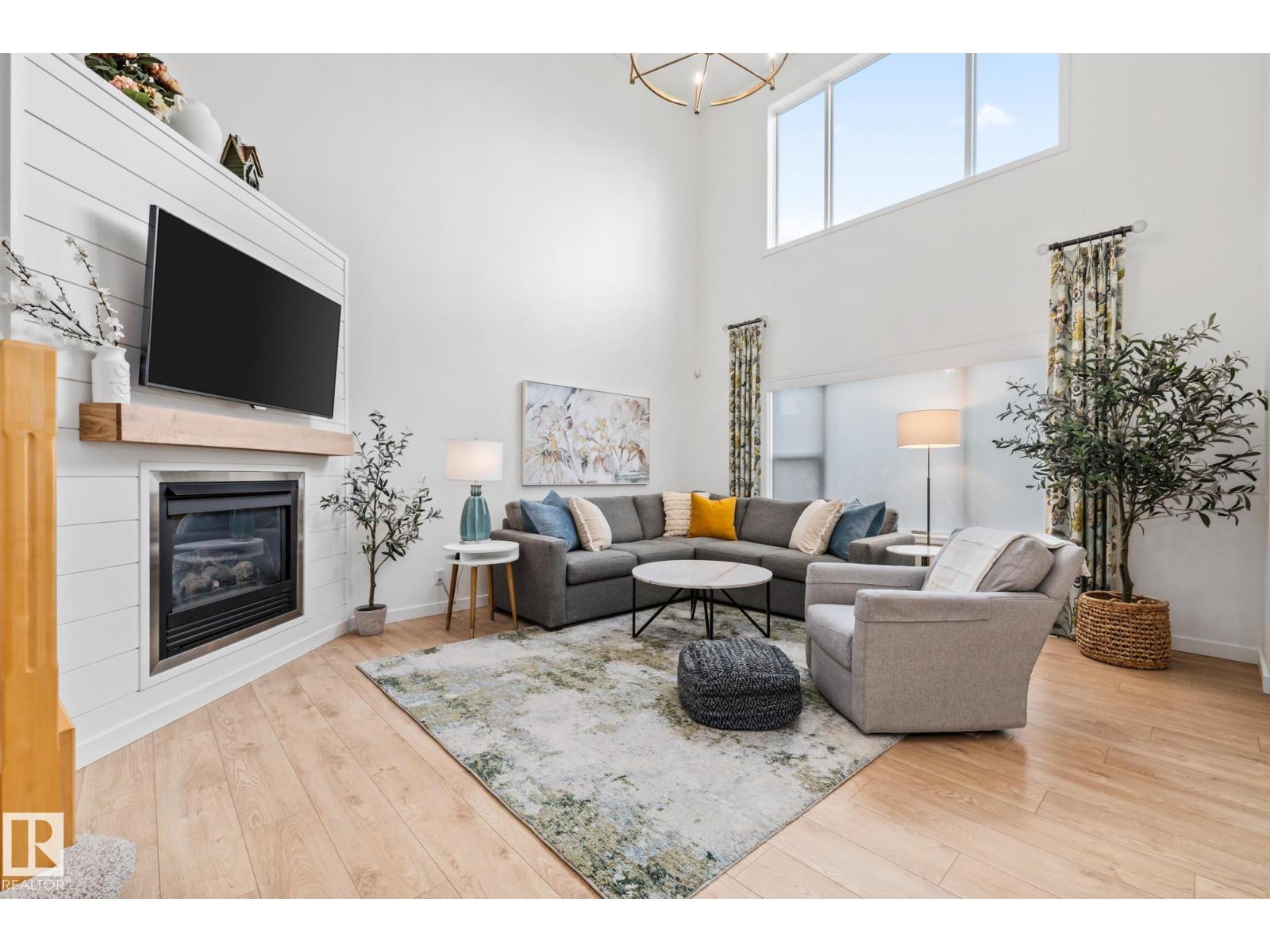 121 HAYWARD CR NW