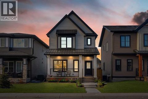 392 Lawthorn Way Airdrie AB T4A3M7