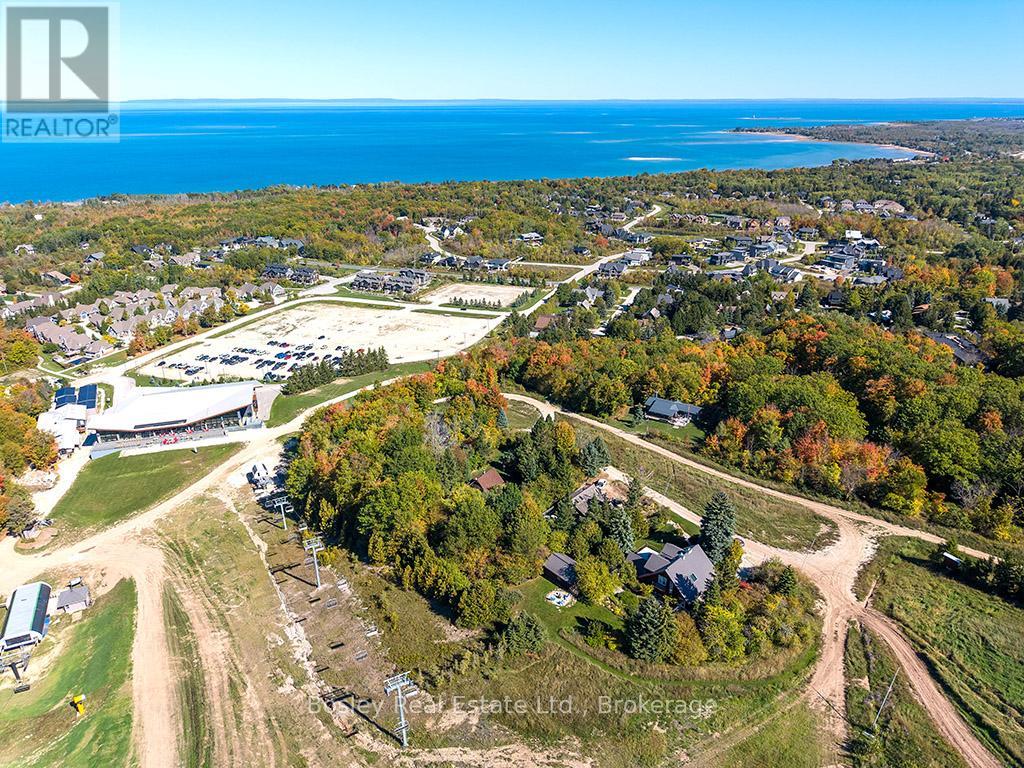 3 - 242 ARROWHEAD ROAD