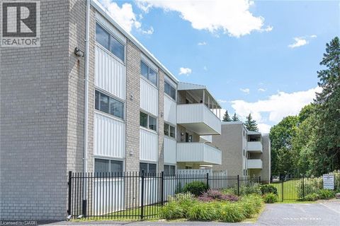 24 MOOREGATE Crescent Unit# 305 Kitchener ON N2M2G1