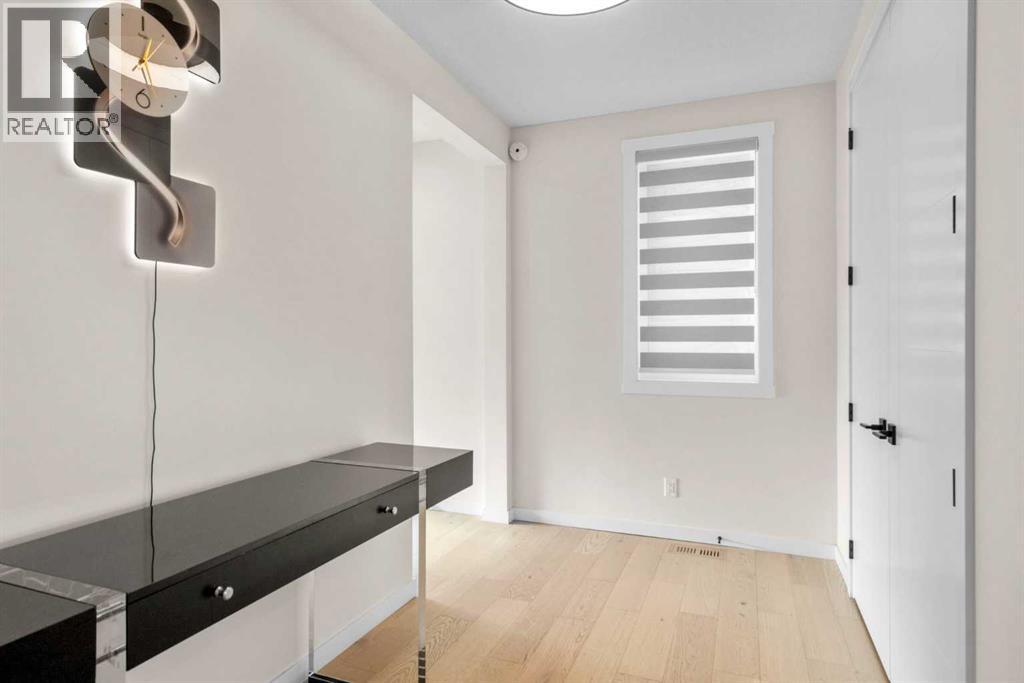 1104 Cranbrook Gardens SE