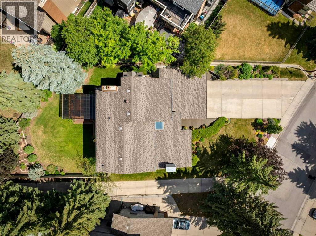 1052 Edgemont Road NW