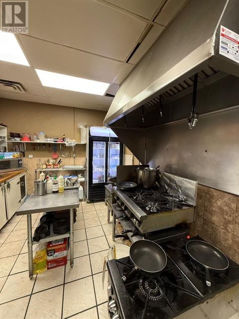 123 Restaurant Avenue Calgary AB T2E6M6