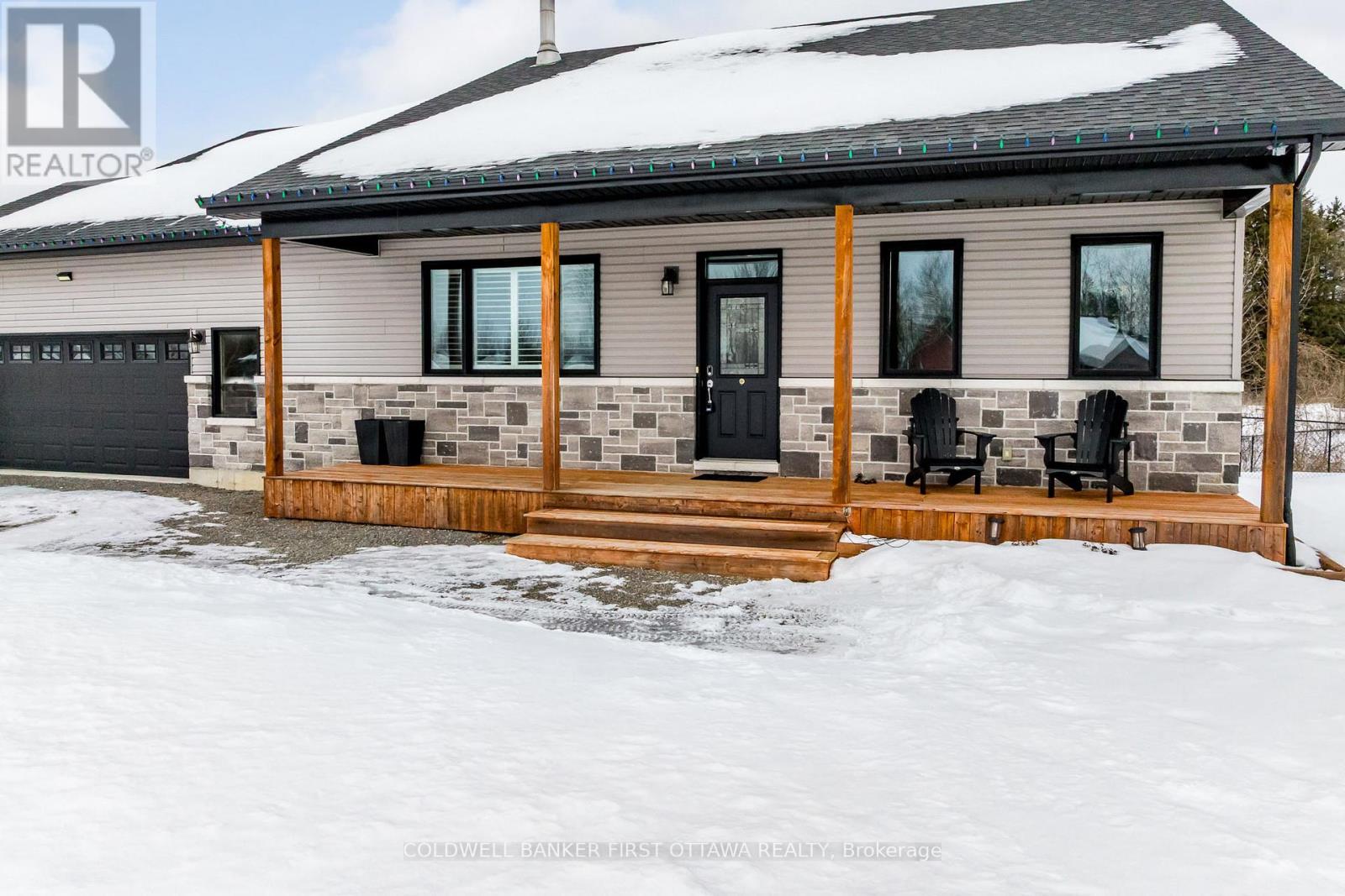 120 STIRLING CRESCENT