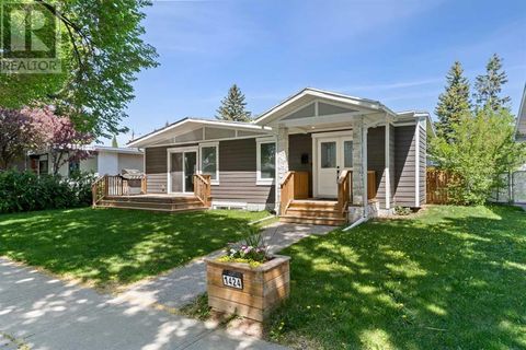 1424 Northmount Drive NW Calgary AB T2L0G2