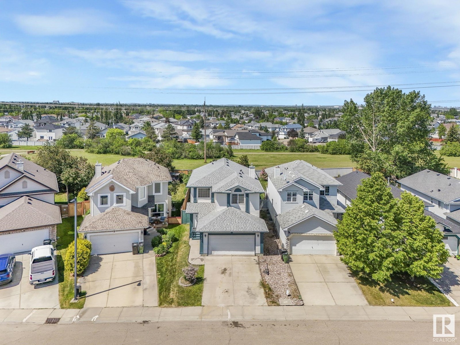 147 Ward Cr NW