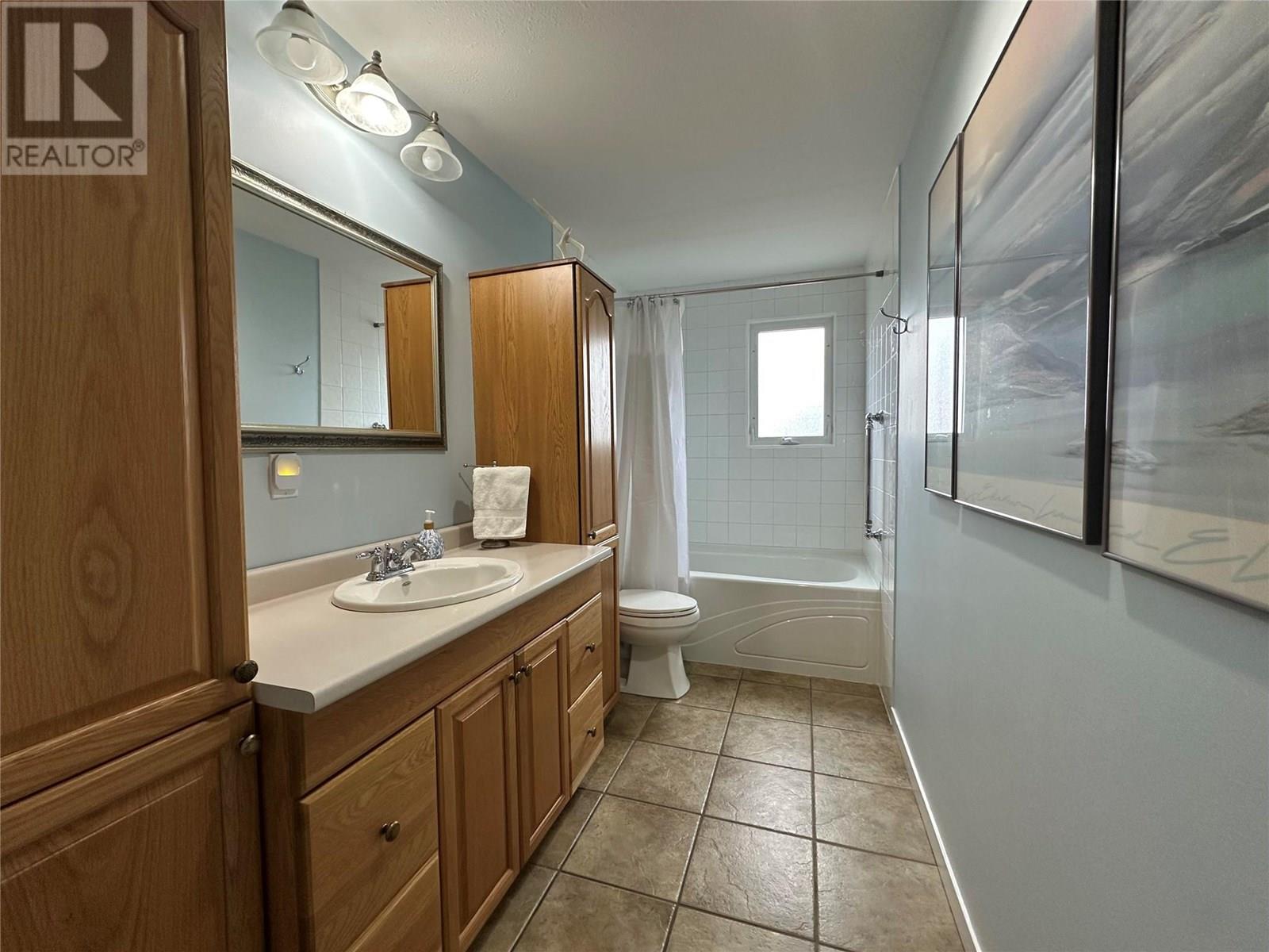 2275 MACINTYRE Place