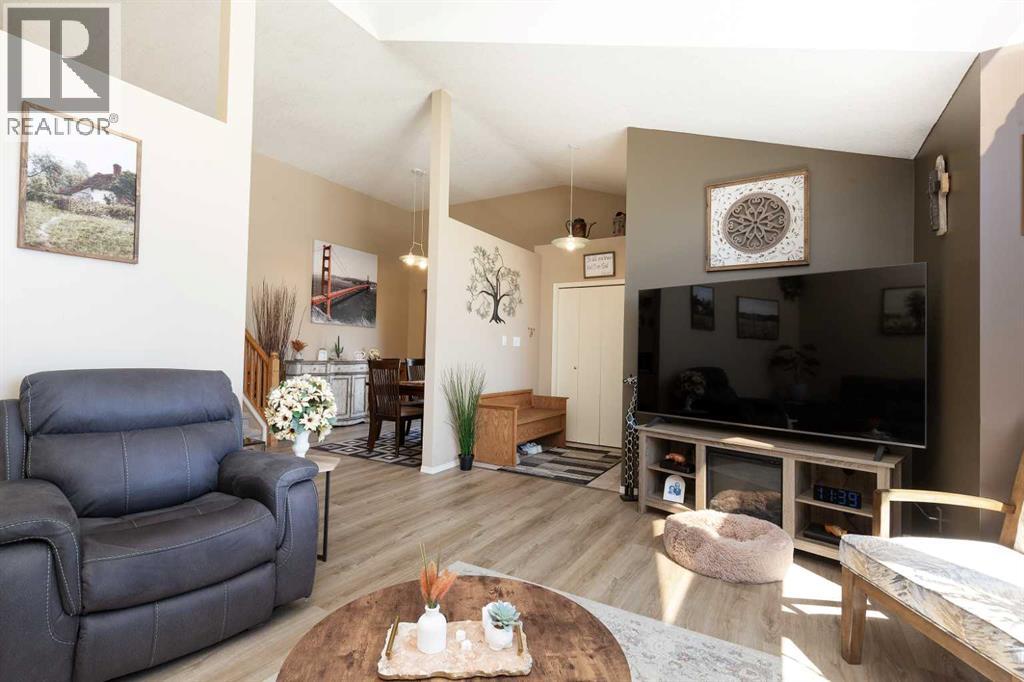 44 Lakhota Road W