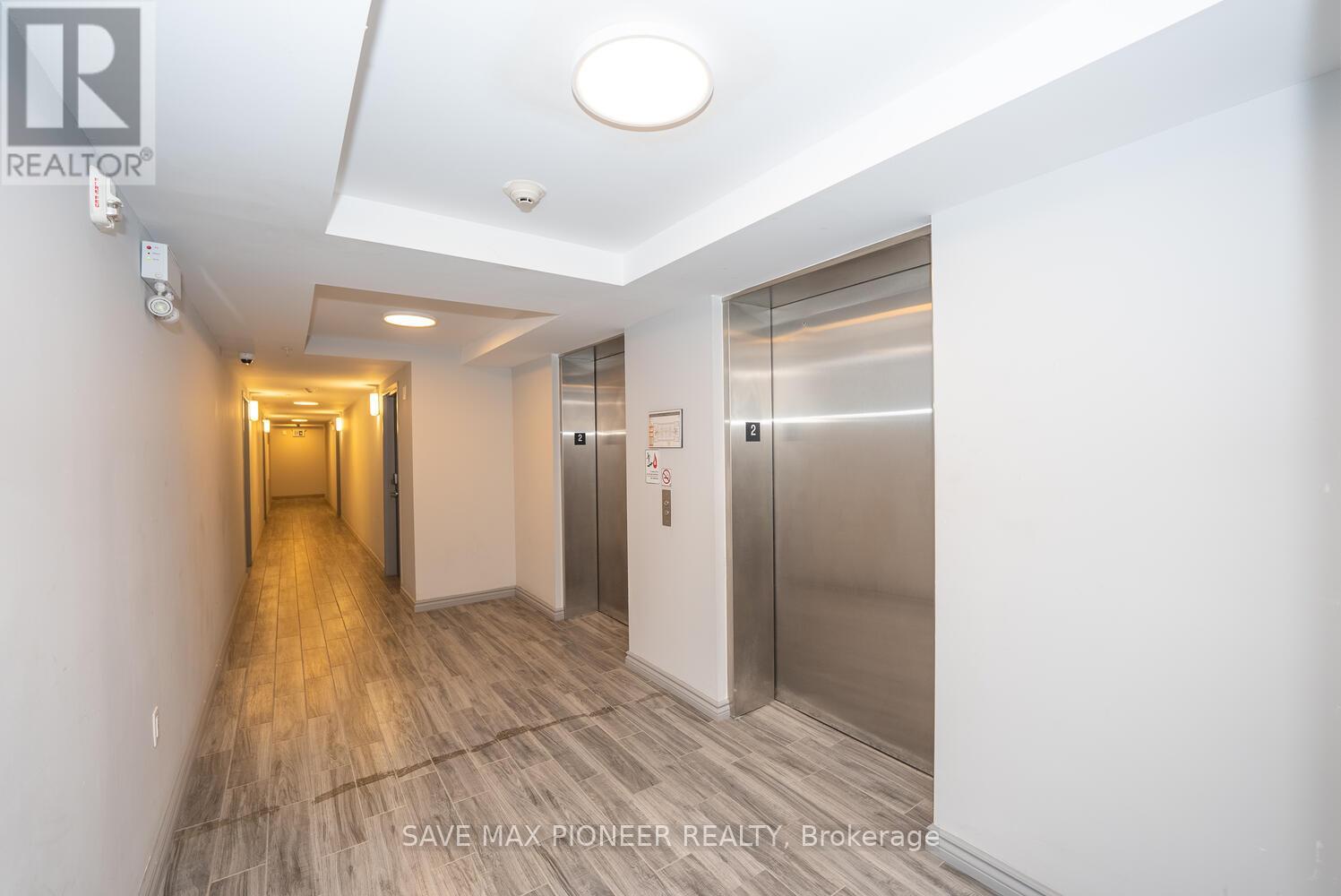 G215 - 275 LARCH STREET
