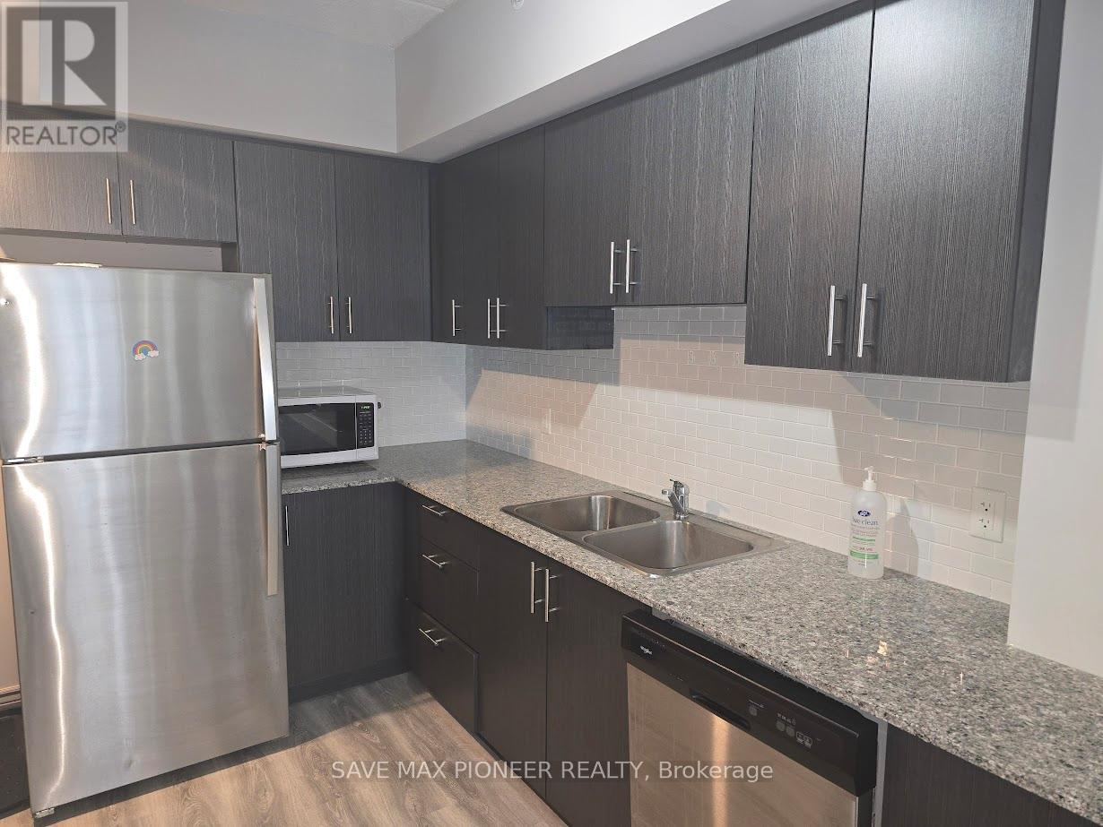G215 - 275 LARCH STREET