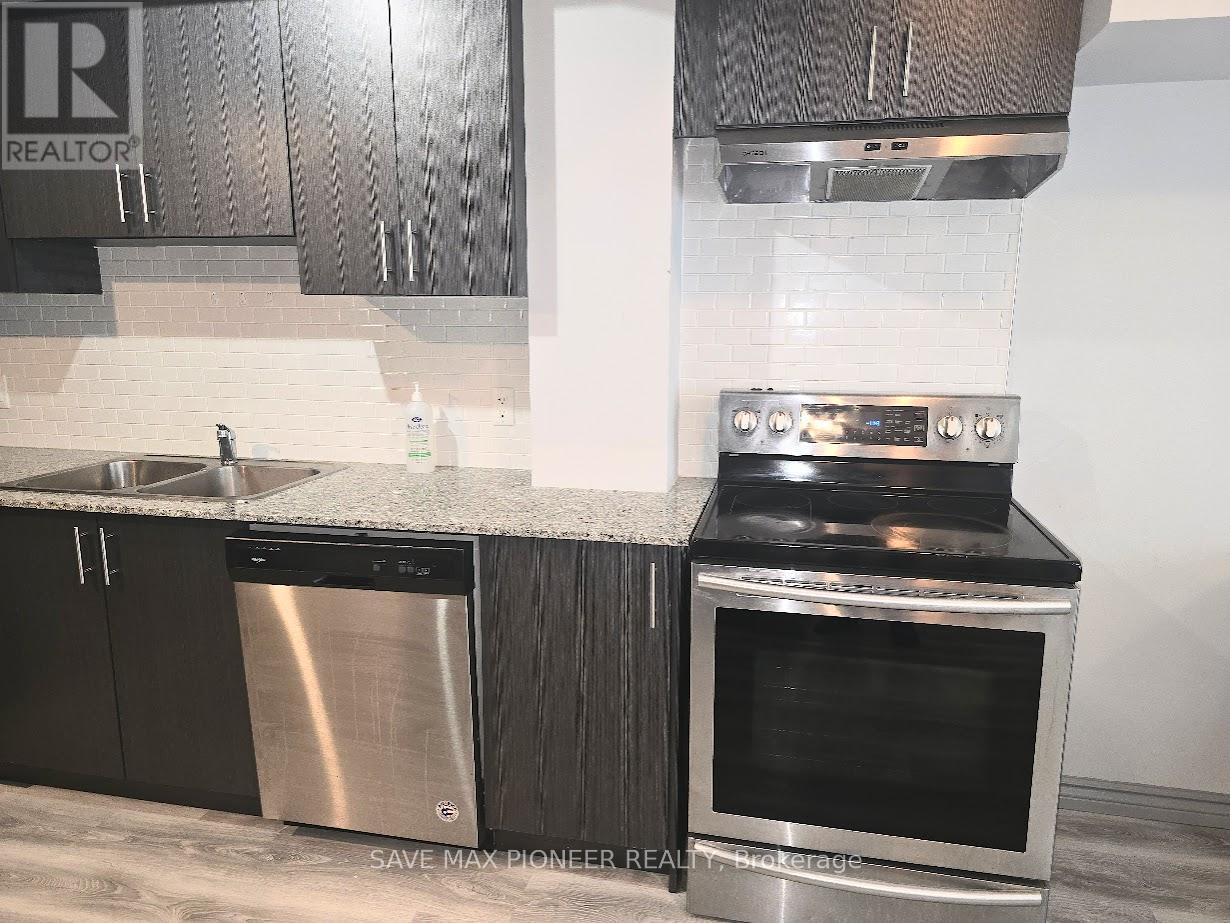 G215 - 275 LARCH STREET
