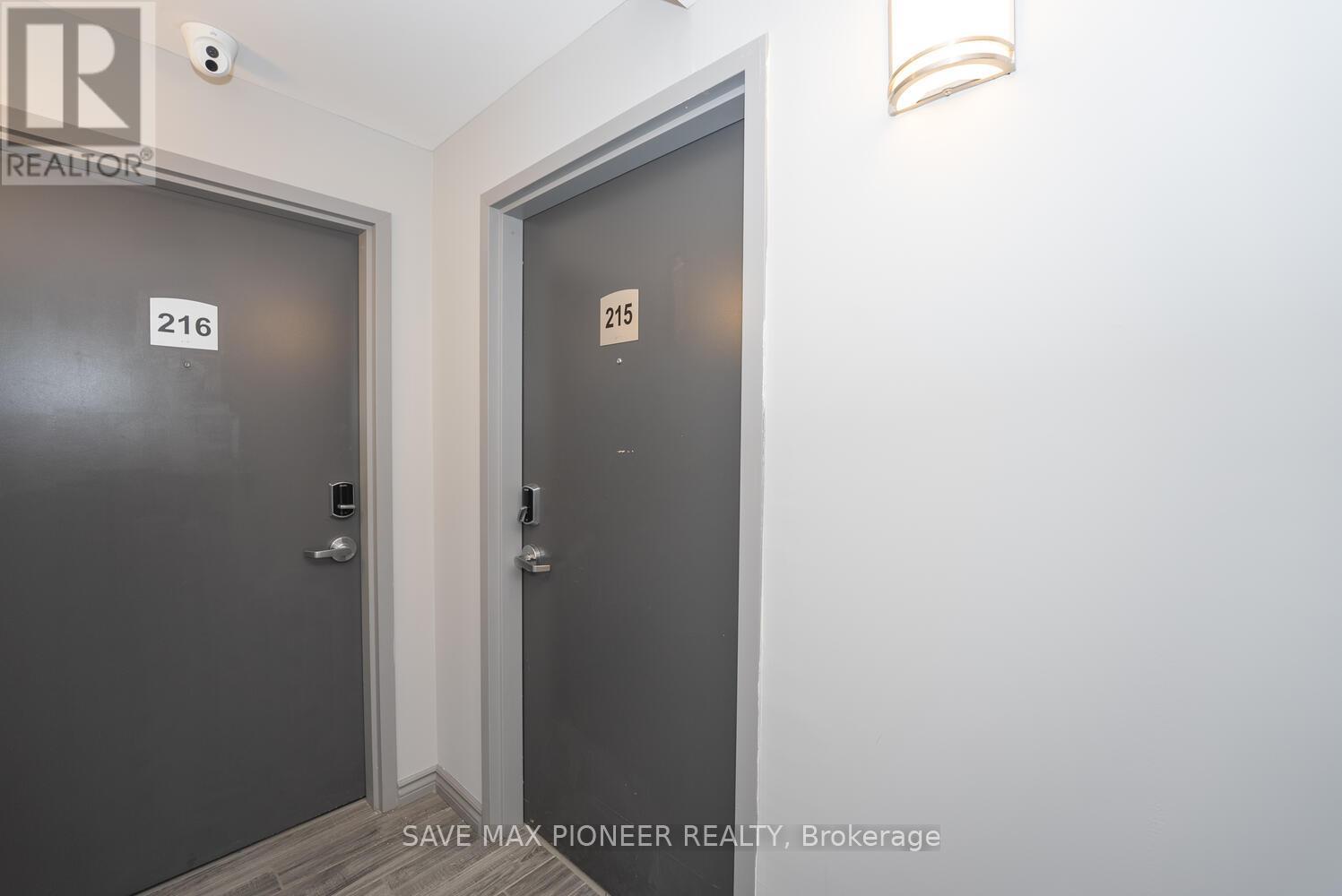 G215 - 275 LARCH STREET