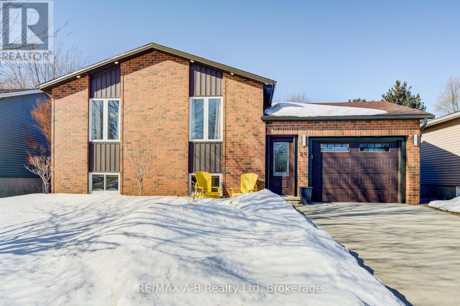 29 DUNSFORD CRESCENT