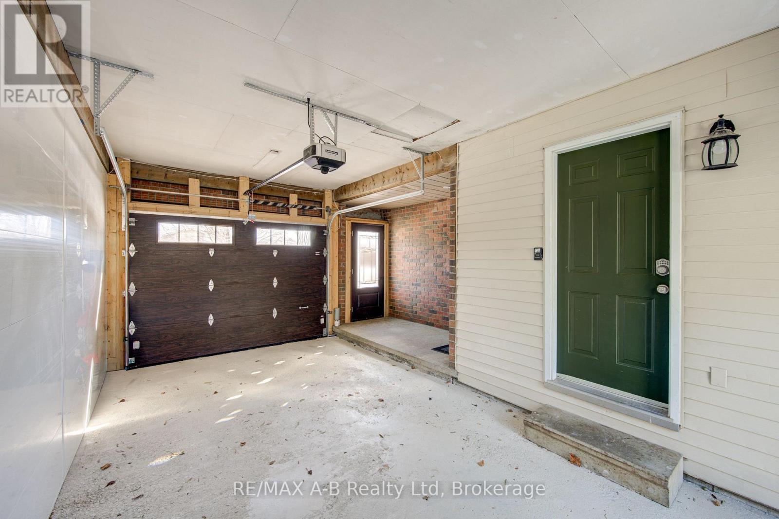 29 DUNSFORD CRESCENT