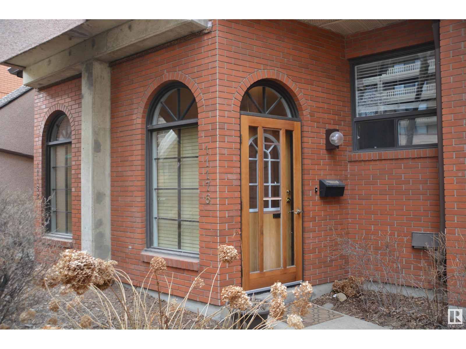 11176 83 AV NW
