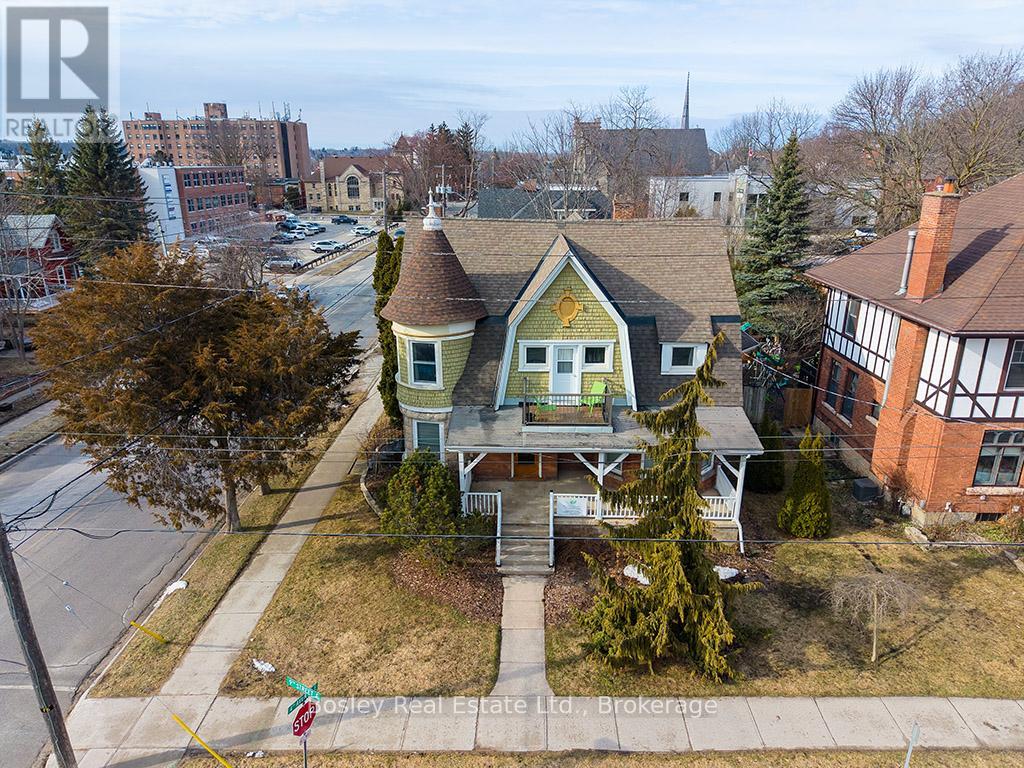 404 9TH STREET E