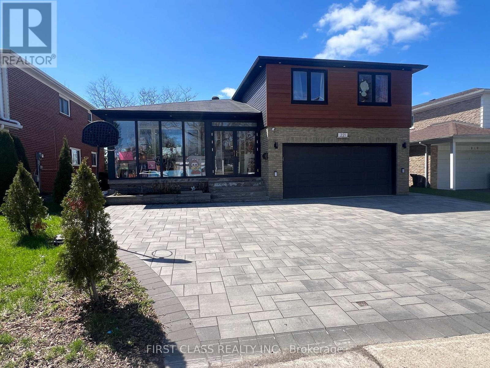 221 CHARTLAND BOULEVARD