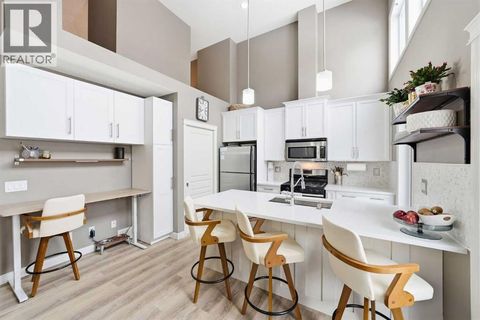 1607 Wentworth Villas SW Calgary AB T3H0K7