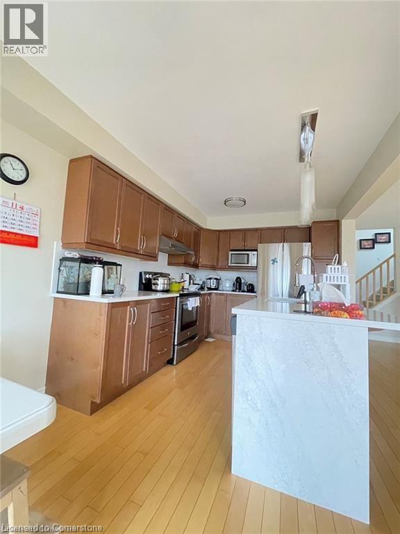 850 MAPLERIDGE Street